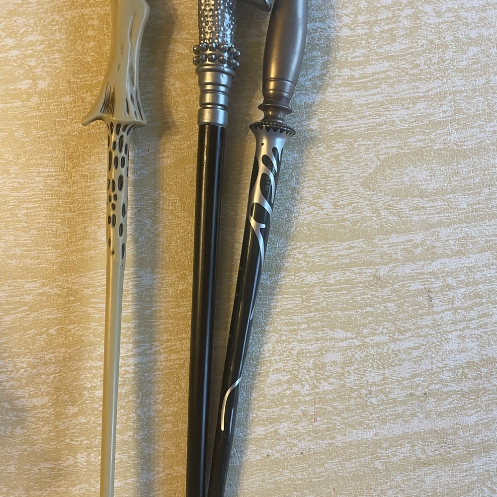 Harry Potter magical world Warner Bros. Magical Wand Trio - Cream, Black, Silver
